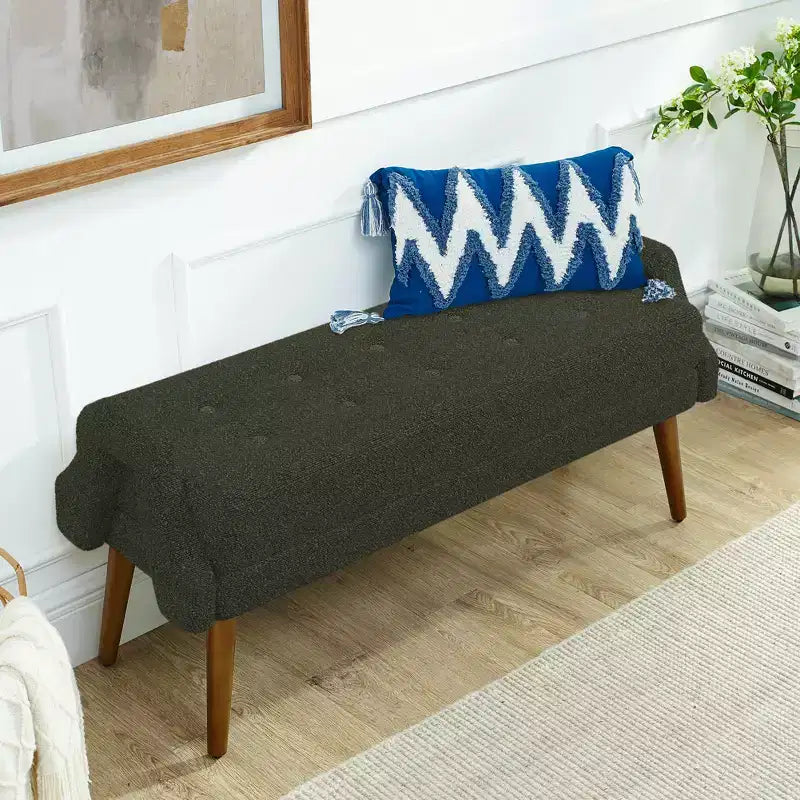 Panca Moderna con Morbido Cuscino, Braccioli Geometrici e Gambe in Legno MasselloIdeale per Soggiorni, Camere da Letto e Ingressi