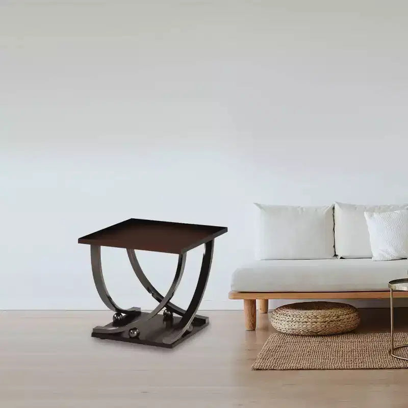 Tavolino d'appoggio Isiah da 24" nero nickel: struttura in metallo, piano in legno, nessun assemblaggio richiesto, garanzia di 60 giorni