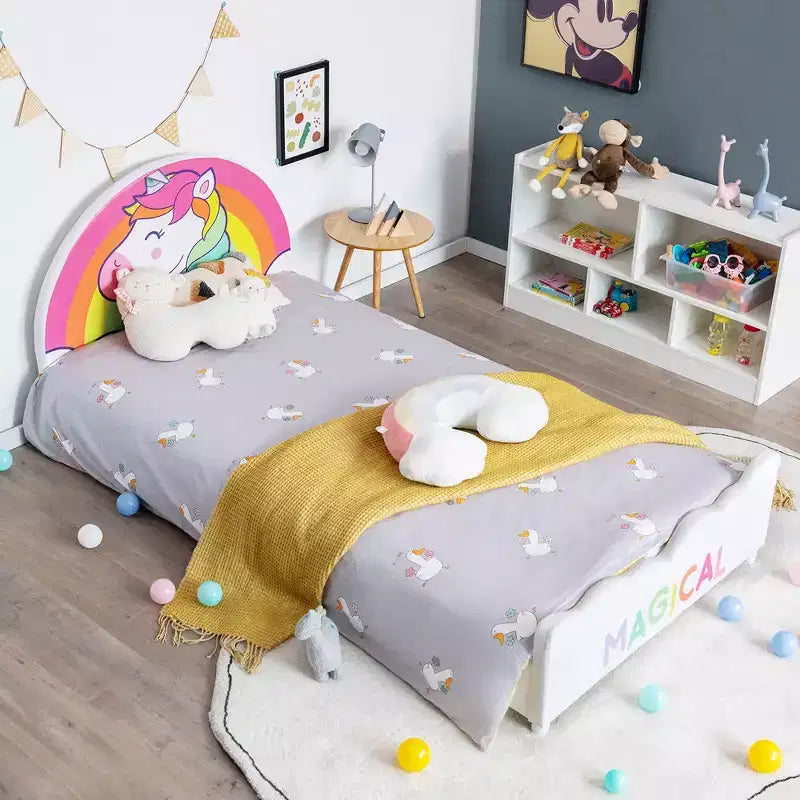 Letto a piattaforma imbottito per bambini, letto singolo in legno con motivo unicorno